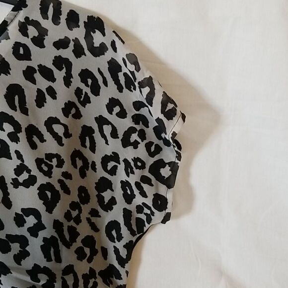 H.I.P. Sheer Leopard and Floral Print Blouse‎ - Picture 4 of 6